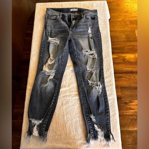 Women’s distressed skinny jeans
